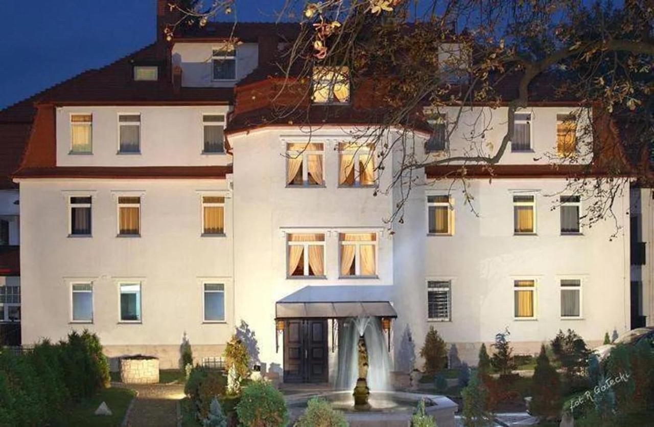 Viilla Rezidence Bed & Breakfast Kudowa Zdroj Exterior photo